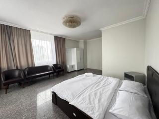 Family Hotel - 0