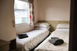 Static Caravan 3 Bed Sleeps 8 Dog Friendly Parking - 3