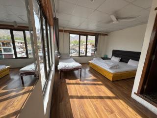 Highway Inn Guest House - 2