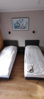 HOSTEL Bytomska Września - 0