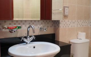 The Manor 2 - Twin Room, Free Rooftop Pool, near CBD - 6