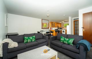 Ferry Road - 3 Bedrooms - Sleeps 4 - SuperKing Bed - King Bed - 2 Single Beds - Fully Equipped - Street Parking - Great Location - Contact us for your SHORT & LONG Term Stay Requirements CENTRAL SHORT LETS DUNDEE - 8