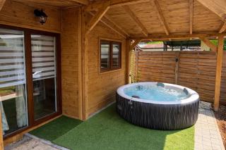 Domek nad Strumykiem z Jacuzzi - 8