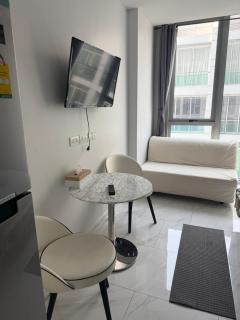 Hyde Sukumvit 11 bankok by SB SUITES - 7