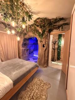 Luxury Cave Suite with Private Jacuzzi & Sauna - 6