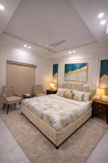 Global properties 2BED apartments In canal road self check-in - 1