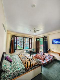 Triumph bed and breakfast and cafe - 4