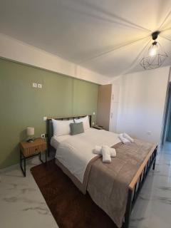 Flo's Apartments - 9