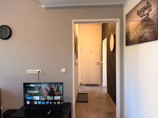 3-BR Apartment in Central Gelsenkirchen - 2