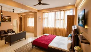 Hotel Rose Inn - Near Yashobhoomi - 9