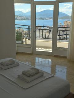 Guest - SEA BREEZE APARTMENTS - 4