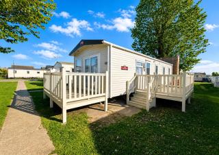 8 Berth Caravan For Hire Near Clacton-On-Sea In Essex Ref 26281E - 0