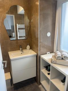 Studio Apartment New Home - 3
