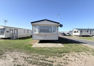 Dog Friendly 6 Berth Caravan At St Osyth Beach Holiday Park In Essex Ref 28078Y - 2