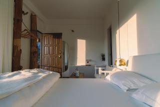Exstacy bathtub rooms and cafe - 7