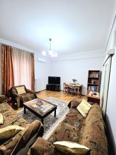 Quiet and Spacious in the Heart of the City - 0