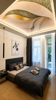Noble Contrast - Vivien Apartments Character & Atmosphere - 0