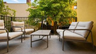 Noble Contrast - Vivien Apartments Character & Atmosphere - 4