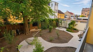 Noble Contrast - Vivien Apartments Character & Atmosphere - 3
