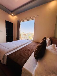 Hotel Shree Mangalam - Near Toran Dwar Khatu - 1