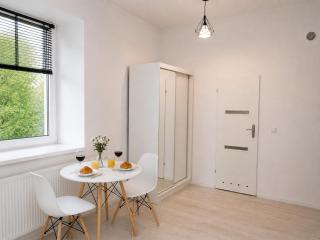 Apartment Quiet Street 11, 4E - 3