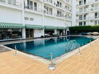 Golden Pent House - 4