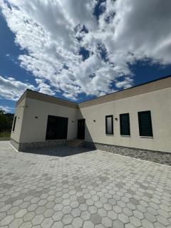 The Lake Villa - 9