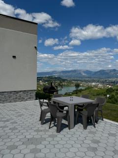 The Lake Villa - 8