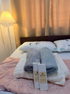 AeroBay Homestay 1BR Near Dahican Beach - 3