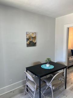 Modern 3Bed house Near River ,Casino Sleeps 8 - 5