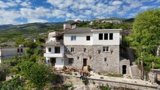 Guri Guesthouse - Gjirokastër - 8