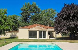 Gorgeous Home In Tauriac - 9
