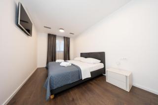 Large Luxury family and friends apartment 1 min walk to Žnjan beach and 2 private garages - 2