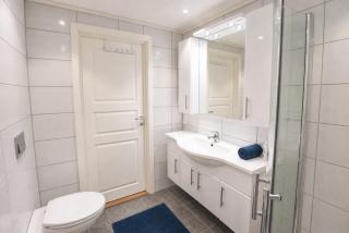Modern & Central Apartment with Private Garden - 4