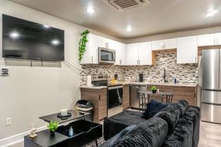 The Dallas Luxe Suite - 6