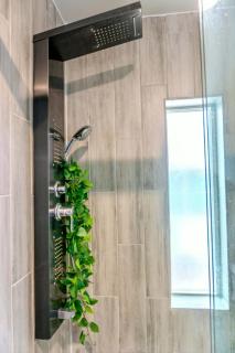 The Dallas Luxe Suite - 2