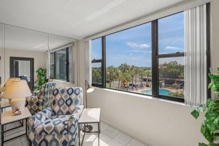 Harbor Towers 1 Bedroom Pool View - 2