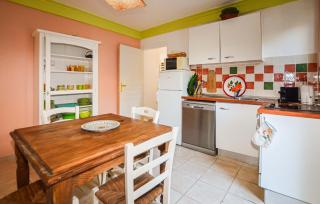 2 Bedroom Amazing Apartment In Propriano - 7