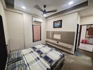 Lavish 3Bhk Shantai Apartment for Family - 8