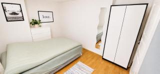 Modern & Central Apartment with Private Garden - 9
