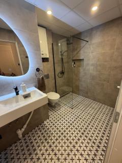 Luxe Lumine Apartment #2 - 4