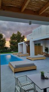Blue Summer Luxury Suites - 3