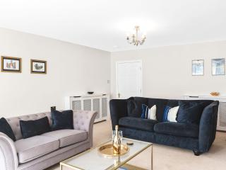 The Avenue - 8