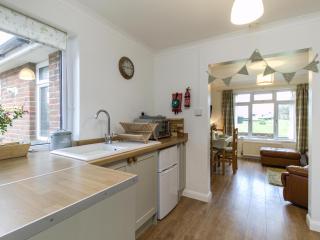 Queen Bower Farm Lodge - 5