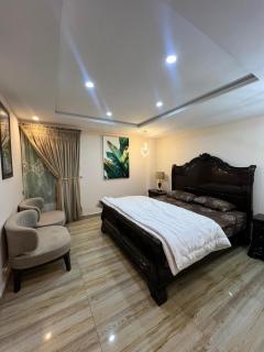Family-Friendly Apartments With Mountain View - NEAR MURREE MALL ROAD - 0