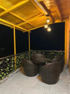 Family-Friendly Apartments With Mountain View - NEAR MURREE MALL ROAD - 9