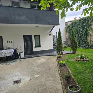 R.I.Š.-Rest in Šiška Duplex - 9