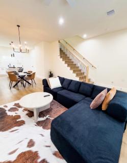 Cozy 3BR Near IAH - Easy Arrival - Flexible Check-In - 0