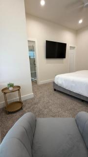 Cozy 3BR Near IAH - Easy Arrival - Flexible Check-In - 5