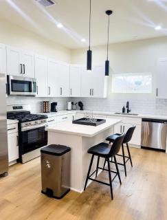 Cozy 3BR Near IAH - Easy Arrival - Flexible Check-In - 2